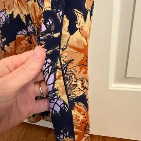 Aritzia Babaton Floral Long Tank Top size Small - Picture 4 of 10